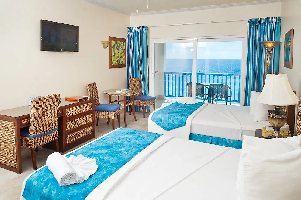***  Rostrevor Hotel Christ Church Barbados